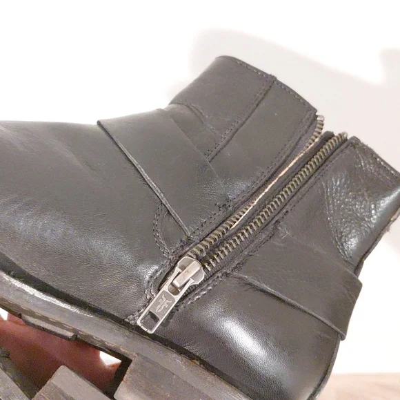 Frye Women's Black Leather Ankle Moto Boots Size 7 - Picture 9 of 12